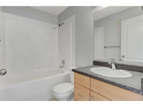 18 Pinnacle Avenue, Grande Prairie, AB - Indoor Photo Showing Bathroom