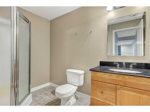 18 Pinnacle Avenue, Grande Prairie, AB - Indoor Photo Showing Bathroom