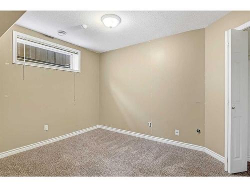 18 Pinnacle Avenue, Grande Prairie, AB - Indoor Photo Showing Other Room