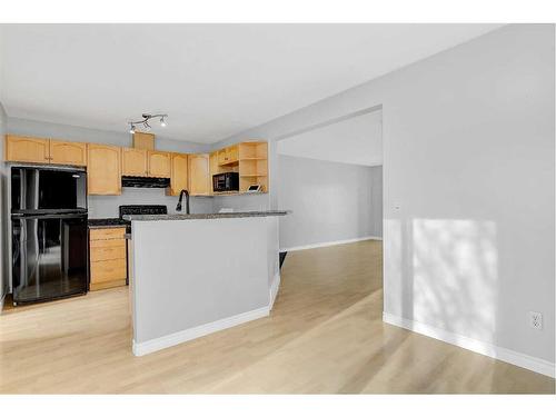 18 Pinnacle Avenue, Grande Prairie, AB - Indoor Photo Showing Kitchen