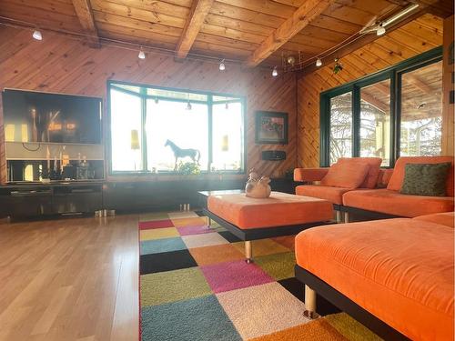 14119 Township Road 774, Rural Big Lakes County, AB - Indoor Photo Showing Living Room