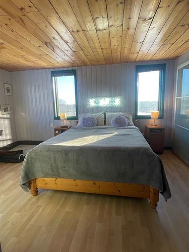 14119 Township Road 774, Rural Big Lakes County, AB - Indoor Photo Showing Bedroom