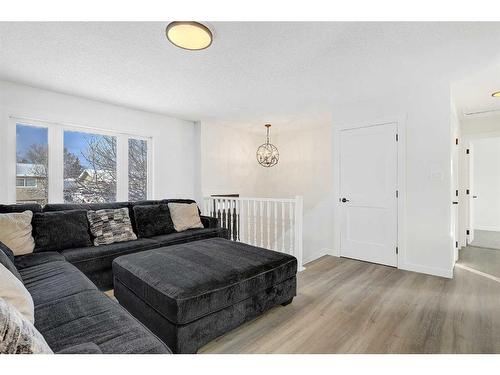 9815 79 Avenue, Grande Prairie, AB - Indoor Photo Showing Living Room