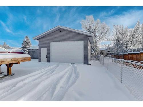 9815 79 Avenue, Grande Prairie, AB - Outdoor