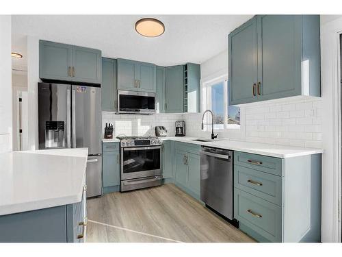 9815 79 Avenue, Grande Prairie, AB - Indoor Photo Showing Kitchen With Stainless Steel Kitchen With Upgraded Kitchen