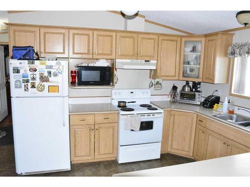 82440 Range Road 221, Rural Northern Sunrise County, AB - Indoor Photo Showing Kitchen With Double Sink