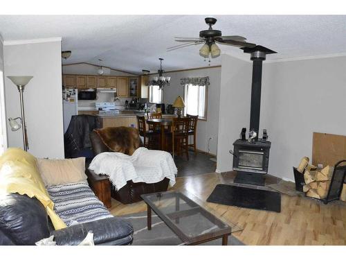 82440 Range Road 221, Rural Northern Sunrise County, AB - Indoor Photo Showing Living Room