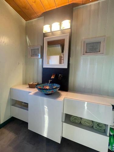 14119 Township Road 774, Rural Big Lakes County, AB - Indoor Photo Showing Kitchen