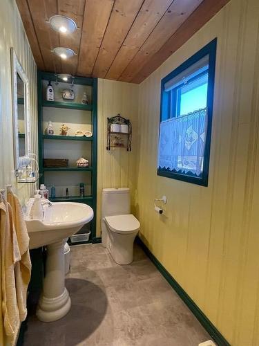 14119 Township Road 774, Rural Big Lakes County, AB - Indoor Photo Showing Bathroom