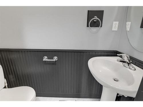 11313 81 Avenue, Grande Prairie, AB - Indoor Photo Showing Bathroom