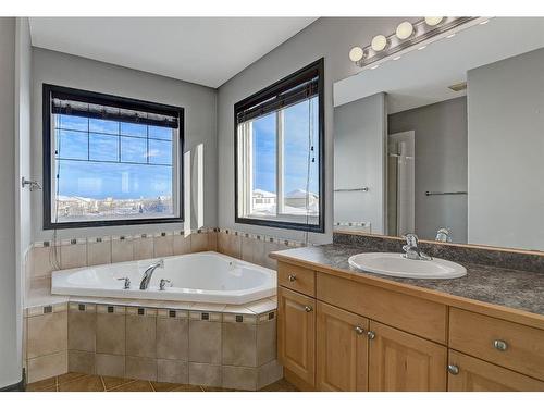 11313 81 Avenue, Grande Prairie, AB - Indoor Photo Showing Bathroom