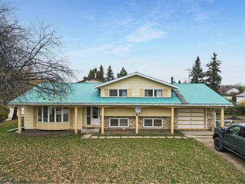 308 4Th Avenue, Kinuso, AB - Outdoor With Deck Patio Veranda With Facade