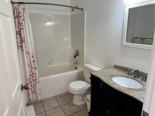 2-4900 54 Avenue, Grimshaw, AB - Indoor Photo Showing Bathroom