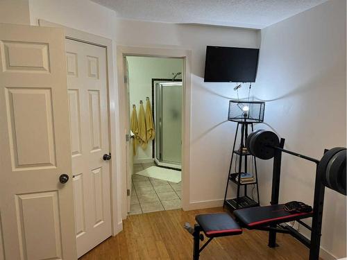 2-4900 54 Avenue, Grimshaw, AB - Indoor Photo Showing Gym Room