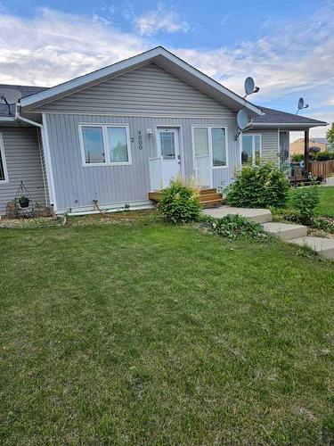 2-4900 54 Avenue, Grimshaw, AB - Outdoor