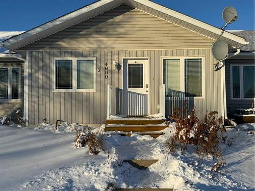 2-4900 54 Avenue, Grimshaw, AB - Outdoor