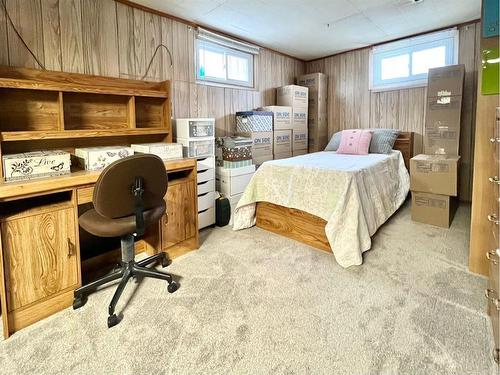 8809 99 Street, Grande Prairie, AB - Indoor Photo Showing Bedroom