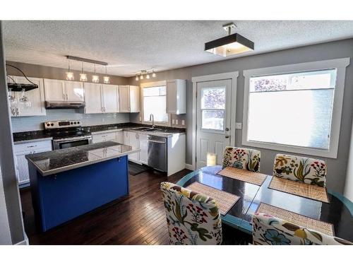 9035 67 Avenue, Grande Prairie, AB - Indoor Photo Showing Kitchen