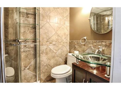 9035 67 Avenue, Grande Prairie, AB - Indoor Photo Showing Bathroom