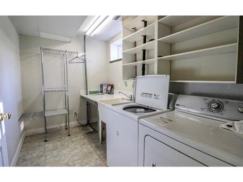 9035 67 Avenue, Grande Prairie, AB - Indoor Photo Showing Laundry Room