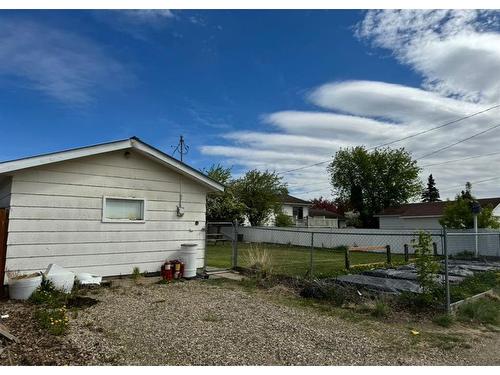 11313 106 Avenue, Fairview, AB - Outdoor