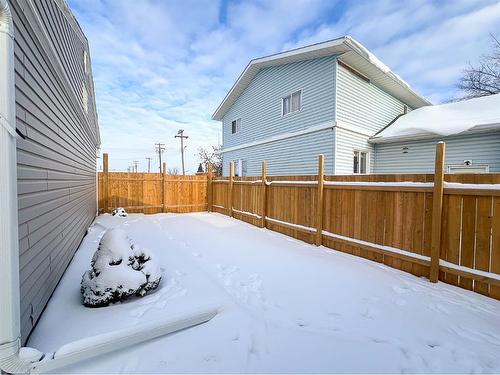 7 1 Avenue Se, Falher, AB - Outdoor