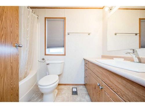 55046 725 Township, Rural Grande Prairie No. 1, County Of, AB - Indoor Photo Showing Bathroom