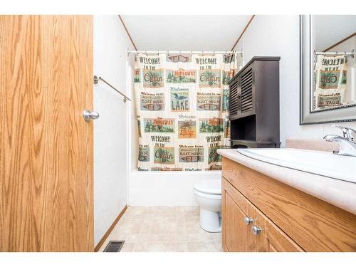 55046 725 Township, Rural Grande Prairie No. 1, County Of, AB - Indoor Photo Showing Bathroom