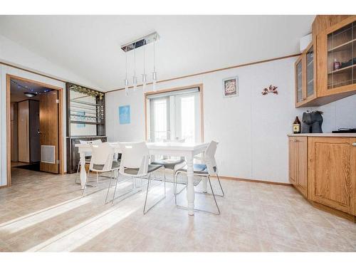 55046 725 Township, Rural Grande Prairie No. 1, County Of, AB - Indoor Photo Showing Dining Room