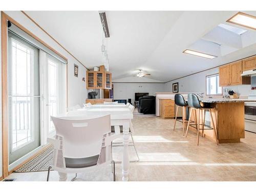 55046 725 Township, Rural Grande Prairie No. 1, County Of, AB - Indoor Photo Showing Kitchen