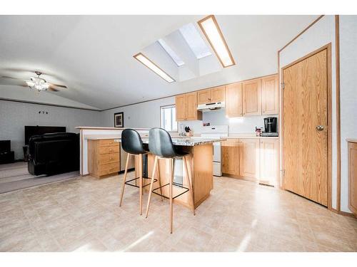 55046 725 Township, Rural Grande Prairie No. 1, County Of, AB - Indoor Photo Showing Kitchen