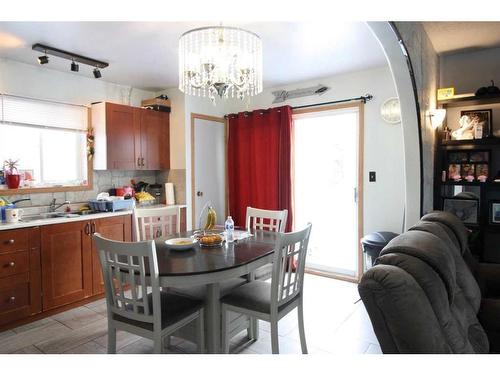 4801 47 Street, Fort Vermilion, AB - Indoor Photo Showing Dining Room