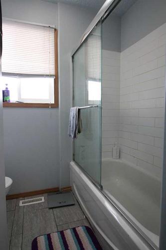 4801 47 Street, Fort Vermilion, AB - Indoor Photo Showing Bathroom