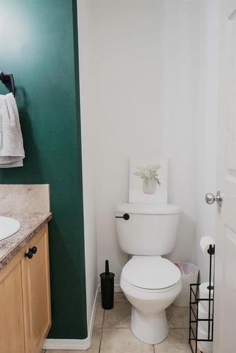 231-10150 121 Avenue, Grande Prairie, AB - Indoor Photo Showing Bathroom