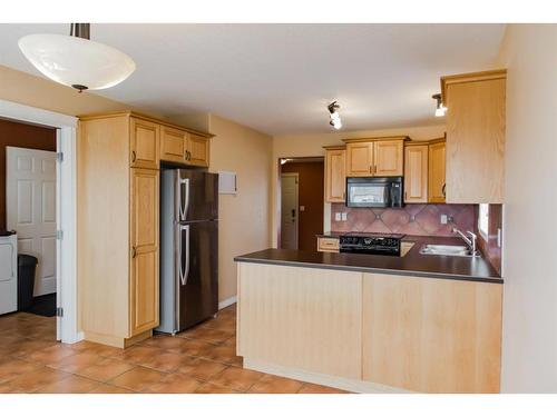 42 Pinnacle Street, Grande Prairie, AB - Indoor Photo Showing Kitchen