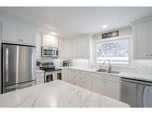 11513-103 Street, Peace River, AB - Indoor Photo Showing Kitchen With Double Sink With Upgraded Kitchen