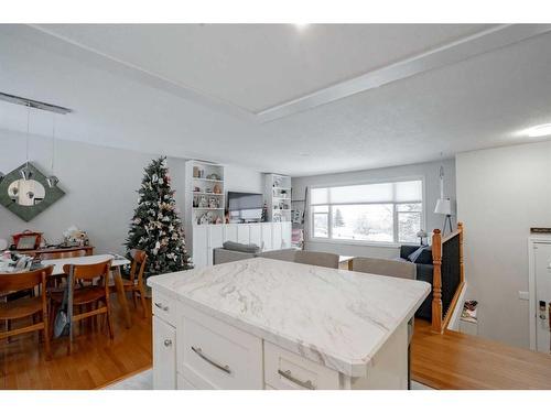 11513-103 Street, Peace River, AB - Indoor Photo Showing Dining Room