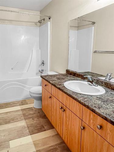 401-12015 Royal Oaks Drive, Grande Prairie, AB - Indoor Photo Showing Bathroom