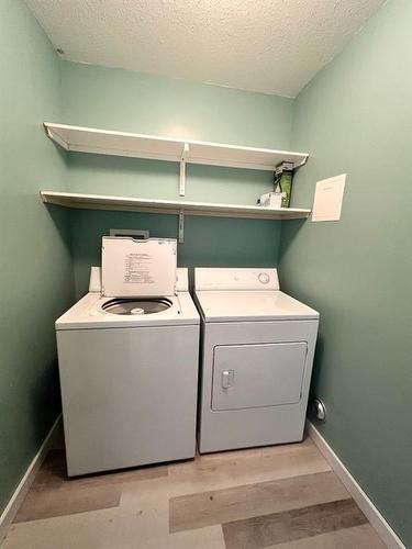 401-12015 Royal Oaks Drive, Grande Prairie, AB - Indoor Photo Showing Laundry Room