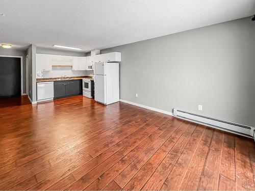 401-12015 Royal Oaks Drive, Grande Prairie, AB - Indoor Photo Showing Kitchen