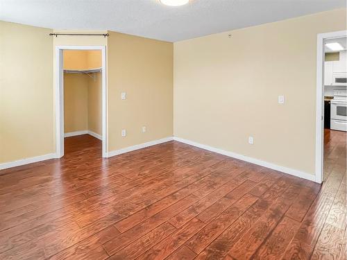 401-12015 Royal Oaks Drive, Grande Prairie, AB - Indoor Photo Showing Other Room