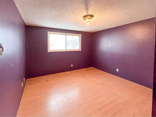 4945 60 Avenue, High Prairie, AB - Indoor Photo Showing Other Room