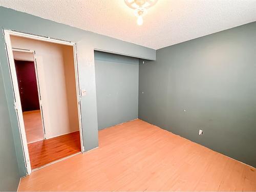 4945 60 Avenue, High Prairie, AB - Indoor Photo Showing Other Room