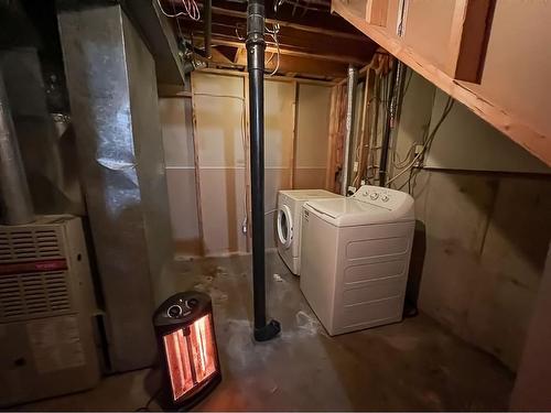 4945 60 Avenue, High Prairie, AB - Indoor Photo Showing Laundry Room