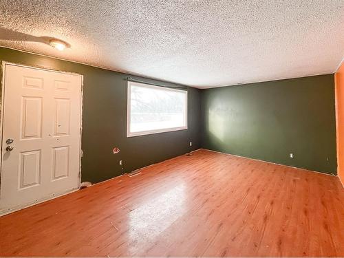 4945 60 Avenue, High Prairie, AB - Indoor Photo Showing Other Room