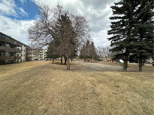 211-7801 98 Street, Peace River, AB - Outdoor