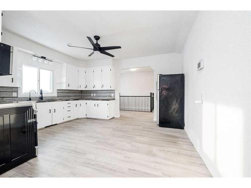 34070B 670 Highway, Rural Grande Prairie No. 1, County Of, AB - Indoor Photo Showing Kitchen