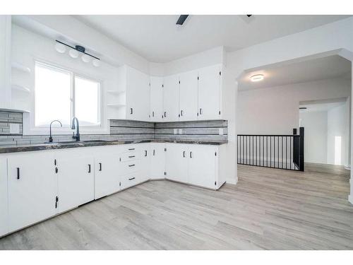 34070B 670 Highway, Rural Grande Prairie No. 1, County Of, AB - Indoor Photo Showing Kitchen