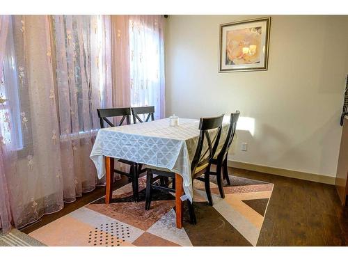 11105 60 Avenue, Grande Prairie, AB - Indoor Photo Showing Dining Room