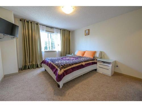 11105 60 Avenue, Grande Prairie, AB - Indoor Photo Showing Bedroom